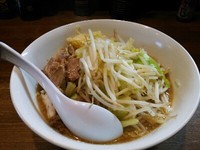 「ラーメン（ワシワシ麺＆ニンニク）＋麦酒」@ラーメンアキラの写真