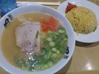 「Ａ定食（らーめん＋半分やきめし） ￥800」@博多長浜ラーメン風び イオンモールむさし村山店の写真