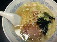 「ワンタンメン（塩）」@中華料理 嵐山の写真