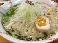 「塩(しそ入り)らーめん 750円 (大盛 +120円)」@らーめん 弥七の写真