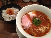 「【期間限定】味噌拉麺 800 + しらすご飯 400」@創作麺工房 鳴龍の写真