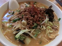 「野菜たっぷり味噌ラーメン（800円）」@宝珍楼の写真