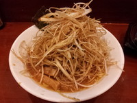 「鶏ネギラーメン８１０円+ネギ増し？？」@七麺鳥の写真