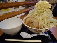 「激辛レッド(全マシW)」@ジャンクガレッジ イオンレイクタウンmori店の写真