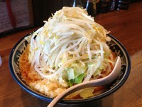 「坦々ラーメン 880 円（ヤサイ・ニンニク・ワシワシ麺）」@ラーメンアキラの写真