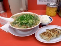「餃子定食、麺大盛り」@ラーメン魁力屋 鶴川店の写真