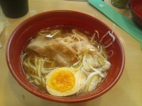 「魚介醤油ラーメン３６７円」@無添 くら寿司 横浜磯子店の写真