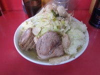 「ラーメン650円、刻み玉ねぎ100円」@ラーメン二郎 大宮店の写真