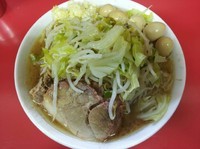 「小ラーメン豚入り750円+ウズラ5個100円」@ラーメン二郎 茨城守谷店の写真