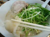 「東新飯店特製手打ち太麺のチャーシューメン他のセット　735円」@東新飯店の写真