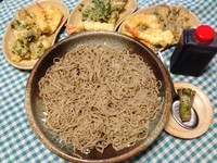 「年越しそば・3人前＋天ぷら・3人前（￥1600＋￥1500）」@手打蕎麦 桜ケ丘 卯月の写真