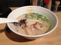 「豚骨プレーン + 替玉」@TOKYO豚骨BASE MADE by 博多一風堂 池袋店の写真