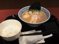 「特製濃厚魚介らーめん」@麺屋 一燈 ラゾーナ川崎店の写真
