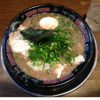 「Wスープラーメン味玉入り」@無鉄砲 大阪店の写真