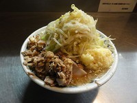 「小ラーメン　650円　野菜多め/にんにくマシ」@らーめん大 蒲田店の写真