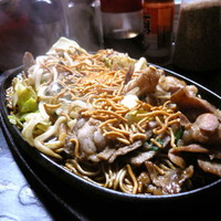 「焼ラーメン 700円 + もつ入り 300円 + α」@KENZOの写真