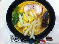 「ピリ辛白菜ラーメン」@金久右衛門 三井アウトレットパーク滋賀竜王店の写真