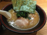 「らーめん500円+半ライス50円+お疲れ様セット380円」@せい家 新小岩店の写真