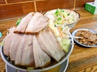 「ラーメン（大盛）＋バカブタ＋メンマ」@明心角ふじの写真