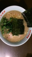 「ラーメン　中盛（1.5玉）　750円」@横浜 六角家 御徒町店の写真