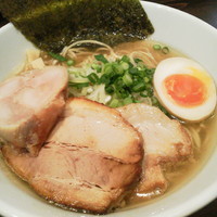 「【大晦日限定】年越し中華蕎麦(しおゆ)￥700＋肉増し」@麺や 蒼 AOIの写真