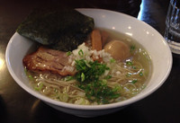 「煮干中華そば(塩)＋味付玉子＋ライス」@麺喰屋 澤の写真