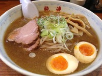 「しお味玉ラーメン 大盛り 1000円」@純連 東京店の写真