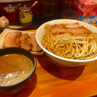 「つけ麺ドカ盛(あつもり)＋チャーシュー」@めん屋 写楽 東大宮店の写真