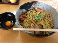 「からし麺大盛り、生卵、ライス」@からしやの写真