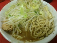 「小豚　麺少なめ・ニンニク　￥750」@ラーメン二郎 桜台駅前店の写真
