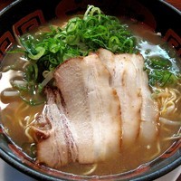 「希望軒とんこつラーメン￥７５０」@希望軒 新宿三丁目店の写真