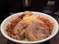 「特製まぜそば 並￥950 全増し」@ジャンクガレッジ 東京ラーメンストリートの写真