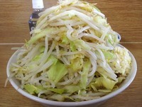 「ラーメン ￥650　ヤサイ ニンニク 生玉子」@ラーメン二郎 栃木街道店の写真