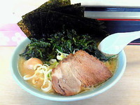 「醤油ラーメン￥650＋海苔￥50＋ほうれん草￥100」@三國家 環二号店の写真