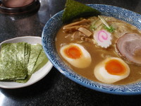 「中華そば＋味玉＋のり＋半ライス」@縁者の写真