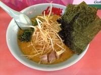 「特製味噌ネギラーメン 790」@ラーメン山岡家 牛久店の写真