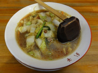 「彩華ラーメン（小）」@彩華ラーメン 大東店の写真