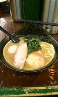 「ラーメン三点盛り（味玉、のり、角煮）950円」@豚骨醤油らーめん 誠屋 八幡山本店の写真