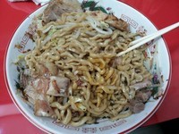 「汁なし大＋小豚＋スライスチーズ＋ヤサイニンニク」@びんびん豚の写真