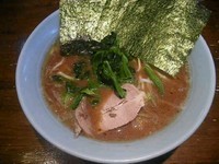 「ラーメン+揚げにんにく(ペースト状)」@家系ラーメン 桂家の写真