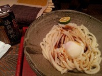 「生醤油うどん1.5玉温玉650円」@自家製麺うどん甘味処 おにかまの写真