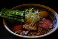 「豊穣清湯特製醤油ラーメン（中盛）」@麺処 夏海の写真