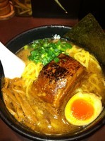 「武仁らーめん１０００円（麺量中）」@麺屋武蔵 武仁の写真