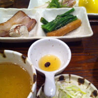 「特選つけそば+大盛り+とりごはん」@焙煎汐蕎麦処 金字塔の写真