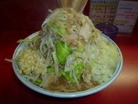 「小ラーメン（野菜マシ　ニンニク　アブラ　タマネギＷ）」@麺屋 桐龍の写真