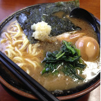 「ラーメン中盛+味玉」@はじめ家の写真