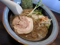 「中華そば・小 ６８０円（ハイブリッド麺）」@煮干soba 柘榴の写真