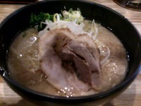 「ラーメン（650円）　中盛」@自家製麺 つるぎ屋の写真