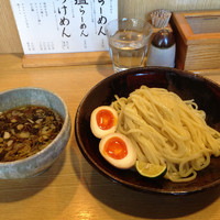 「つけ麺味玉増し800円」@山﨑麺二郎の写真