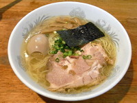 「塩ラーメン+煮たまご」@伊達屋の写真